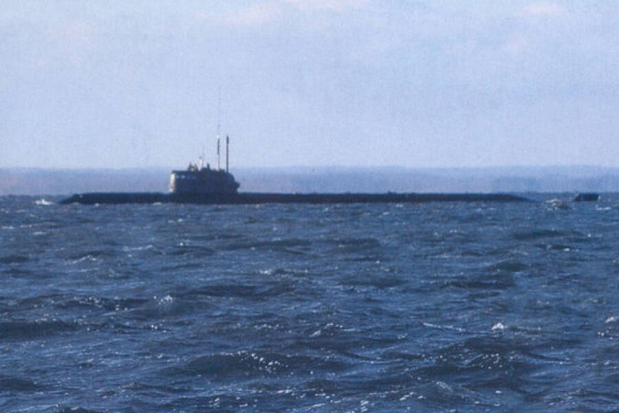 Российская подводная атомная глубоководная станция АС-12 («Лошарик»)