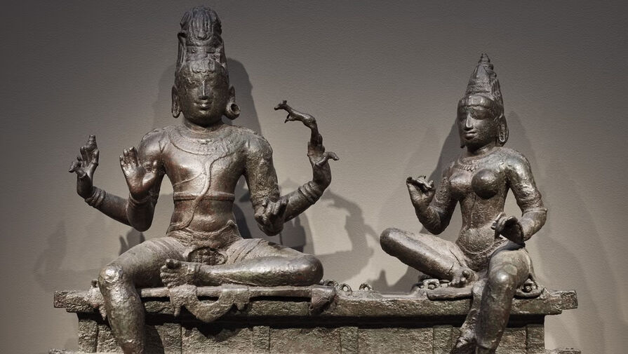 Музей США спустя десятилетия вернул украденные скульптуры из храма Индии