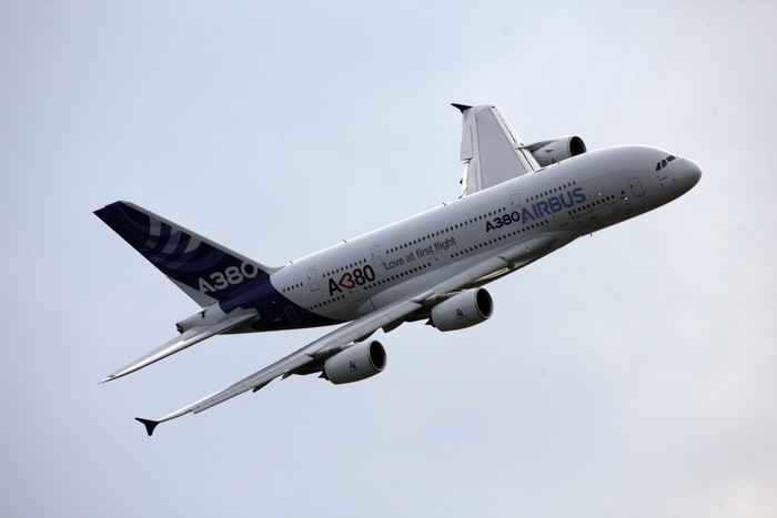 Хитом авиасалона станет самый большой пассажирский самолет мира от европейского концерна Airbus &ndash; А380.