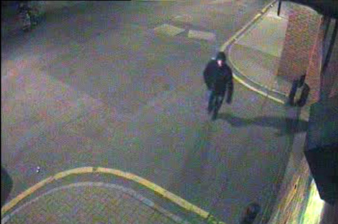 Британская полиция опубликовала кадры с изображением подозреваемого в покушении на банкира Горбунцова в Лондоне