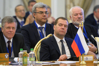 Премьер-министр России Дмитрий Медведев на заседании Совета глав правительств СНГ