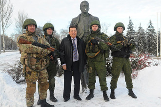 Бойцы разведроты «Троя» охраняют Кобзона