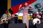 Солист группы R.E.M. Майкл Стайп во время выступления на фестивале в Вашингтоне, 1998 год