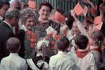 Супруга Рональда Рейгана Нэнси Рейган и ученики московской школы № 29, 1988 год