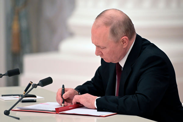 "¿Cuánto tiempo más puedes soportar?" Putin anunció el reconocimiento de la independencia de la DNR y la LNR