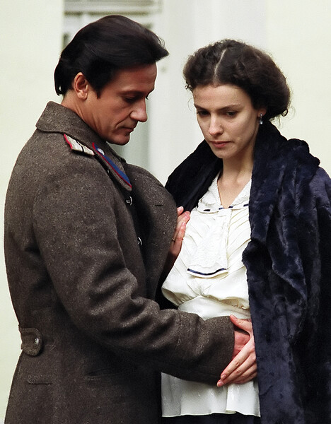 <b>&laquo;Доктор Живаго&raquo; (2005)</b>
<br><br>
Единственная киноработа Меньшикова-режиссера. И с&nbsp;ним же в&nbsp;главной роли &mdash; Юрия Живаго, центрального персонажа одноименного романа Бориса Пастернака, который лег в&nbsp;основу сериала. Одну из&nbsp;ключевых ролей в&nbsp;проекте исполнил Олег Янковский, у&nbsp;сына которого, Филиппа, Меньшиков в&nbsp;том же году снялся в&nbsp;&laquo;Статском советнике&raquo;.