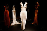 Ретроспектива одежды дизайнера Аззедина Алайя в парижском музее моды в 2013