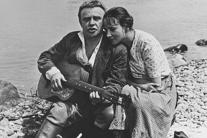 Ролан Быков и Елена Санаева в кинофильме «Докер» (1973)