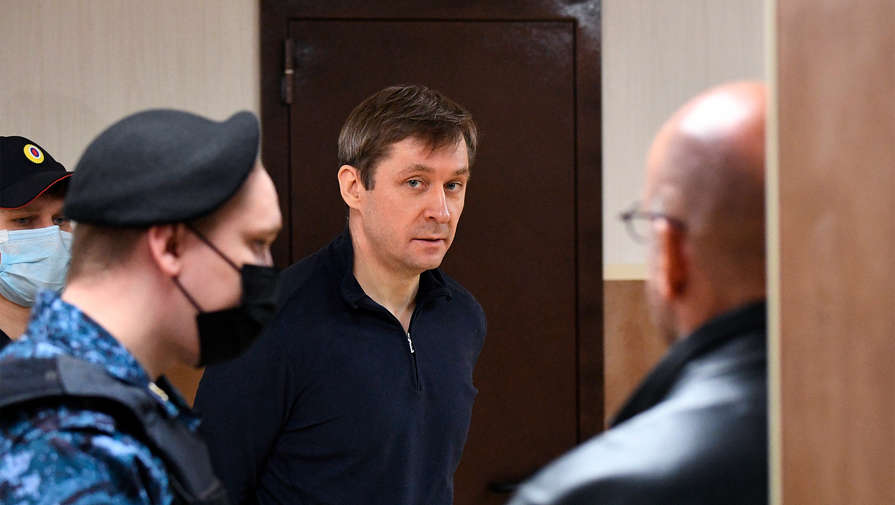 Прокуратура требует взыскать с бывшего полковника Захарченко имущество на 50 млн руб