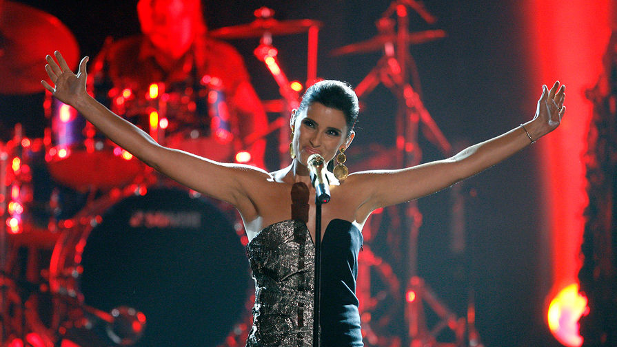 Певица Нелли Фуртадо, 2009 год