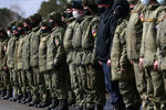 Военнослужащие во время репетиции парада Победы в Екатеринбурге, 14 апреля 2020 года