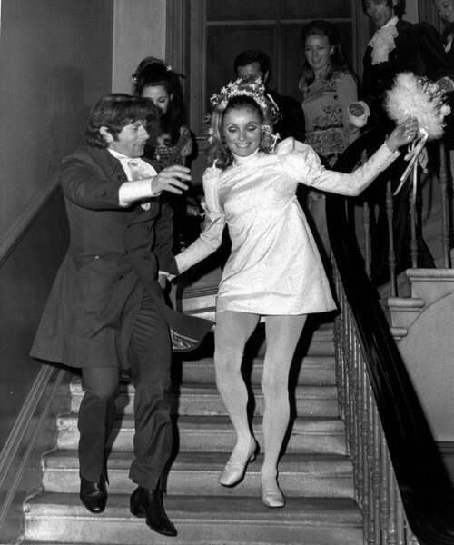 Актриса Шэрон Тейт и режиссер Роман Полански во время свадьбы в&nbsp;Лондоне, 1968&nbsp;год