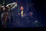 Курт Кобейн играет на барабанах во время выступления в Сиэтле, декабрь 1993 года