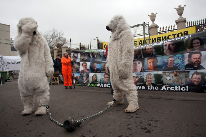 Акция протеста Greenpeace в&nbsp;Москве