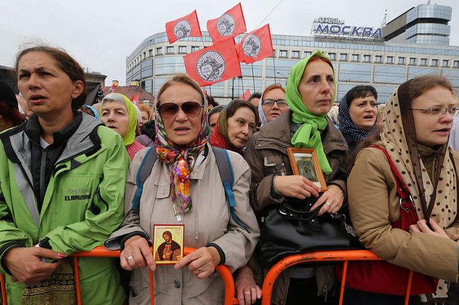 Крестный ход в честь дня перенесения мощей Александра Невского в Санкт-Петербурге, 12 сентября 2017 года