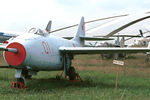 Первый российский реактивный истребитель МиГ-9 на выставке в Монино, 1999 год
