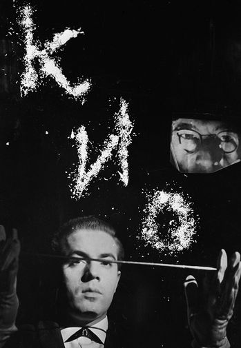 Иллюзионист Игорь Кио выступает в&nbsp;Московском цирке, 1967 год 