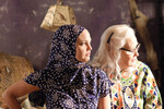 <b>«Серые сады» (2009)</b>
<br><br>
Биографическая драма, которая принесла Бэрримор пока что единственный «Золотой Глобус» в ее карьере. В проекте, основанном на истории создания документального фильма «Серые сады» Альберта и Дэвида Мэйслесов (там рассказывается о судьбе двоюродной сестры Жаклин Кеннеди, которая стала затворницей), актриса сыграла одну из родственниц бывшей первой леди США.