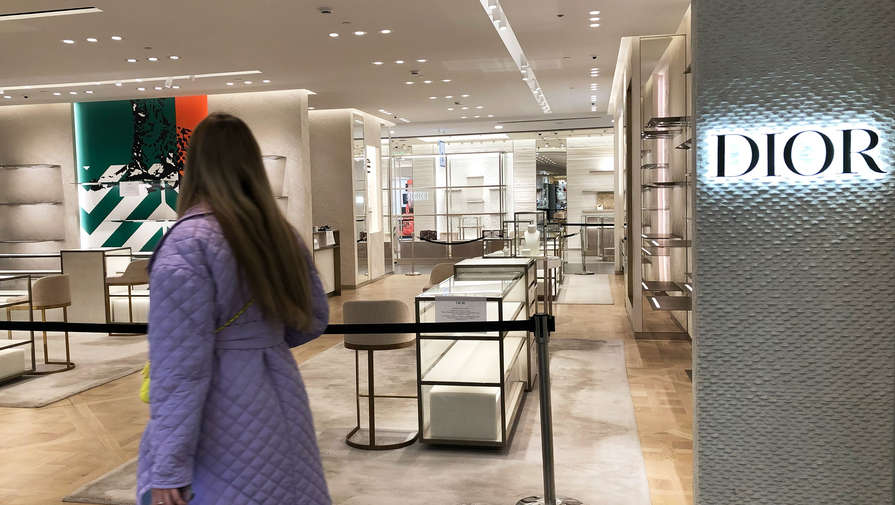 Известия: Dior захотел вновь открыть парфюмерные и косметические магазины в России