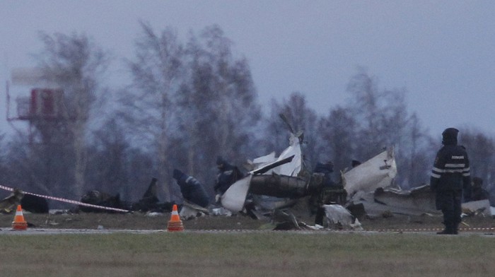 Обломки пассажирского самолета Boeing 737&nbsp;в&nbsp;аэропорту Казани