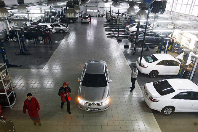 Российские автовладельцы не доверяют сервисным центрам официальных дилеров