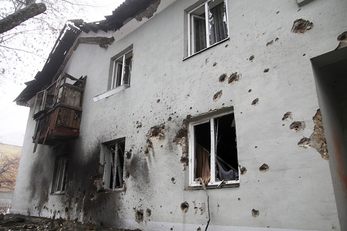 Дом, разрушенный в&nbsp;результате артиллерийского обстрела украинскими силовиками в&nbsp;Куйбышевском районе Донецка