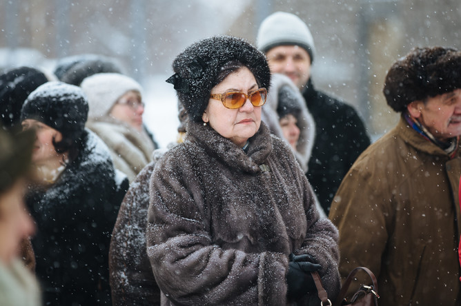 Очередь на выставку работ Валентина Серова