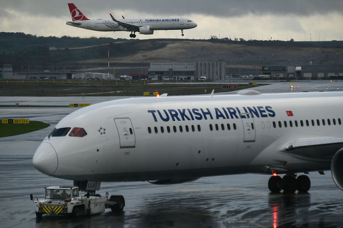 Сообщение о бомбе стало причиной экстренной посадки самолета Turkish  Airlines - Газета.Ru | Новости