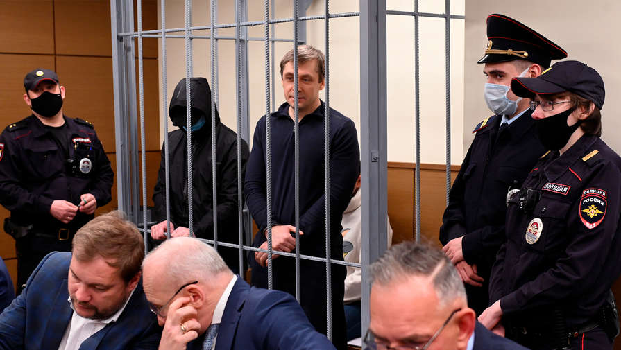 Экс-полковника МВД Захарченко приговорили к 16 годам колонии за взятки
