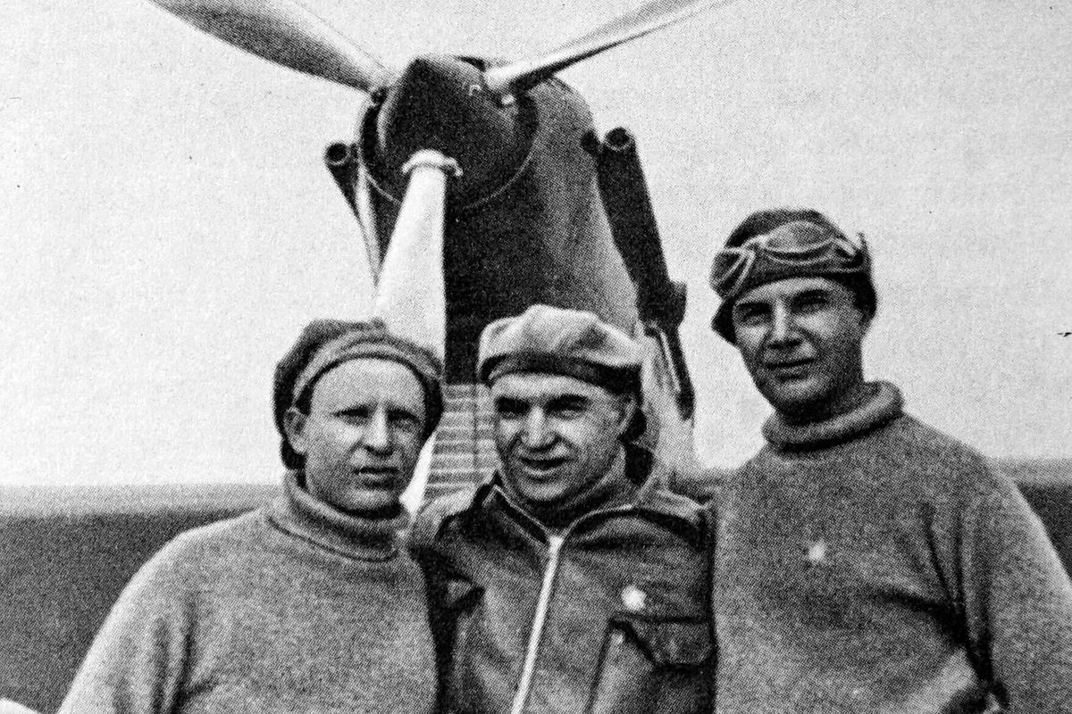 Александр Беляков, Валерий Чкалов и Георгий Байдуков, 18 июня 1937 года