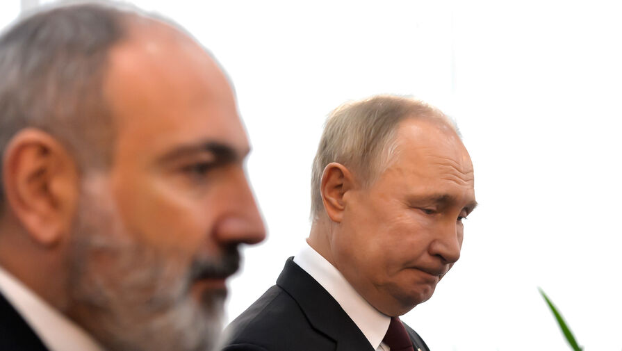 Пашинян провел телефонный разговор с Путиным