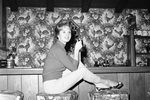 Дебби Рейнольдс у себя дома в Лос-Анджелесе, 1959 год