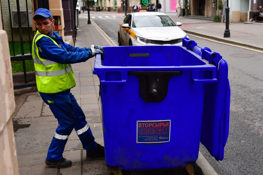В Госдуме предложили снизить плату ЖКУ за вывоз мусора