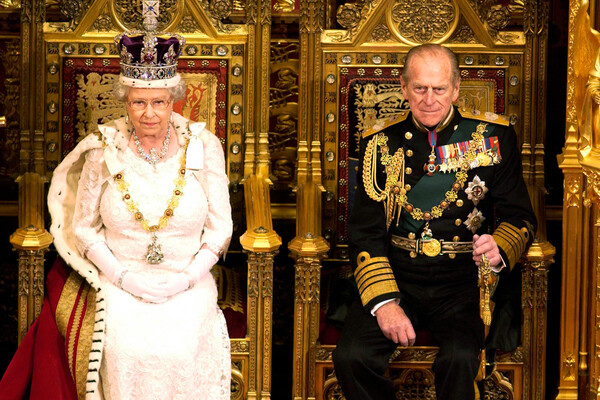 Королева Елизавета II и принц Филипп в&nbsp;Палате лордов, 2003&nbsp;год