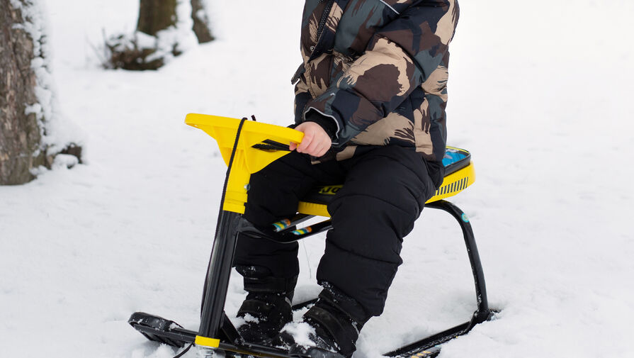 В Приморье ребенок сломал позвоночник, катаясь на снегокате