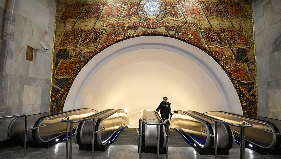Эскалаторы на&nbsp;станции &laquo;Бауманская&raquo; Арбатско-Покровской линии Московского метрополитена, открывшейся после капитального ремонта
