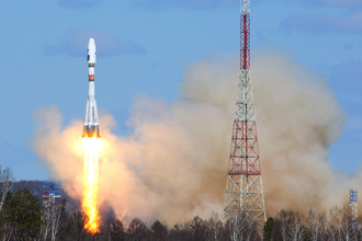 28 апреля 2016 года. Ракета-носитель «Союз-2.1а» с российскими космическими аппаратами «Ломоносов», «Аист-2Д» и SamSat-218 во время запуска со стартового комплекса космодрома Восточный
