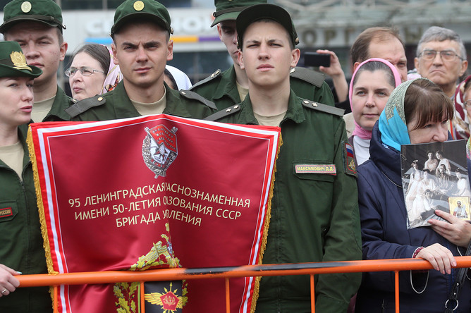 Крестный ход в честь дня перенесения мощей Александра Невского в Санкт-Петербурге, 12 сентября 2017 года