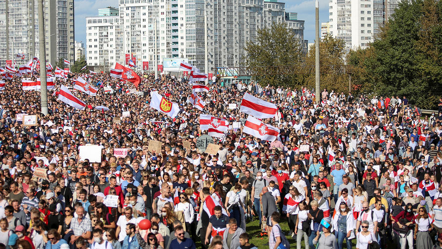 Участники оппозиционного &laquo;Марша героев&raquo; в&nbsp;Минске, 13 сентября 2020 года