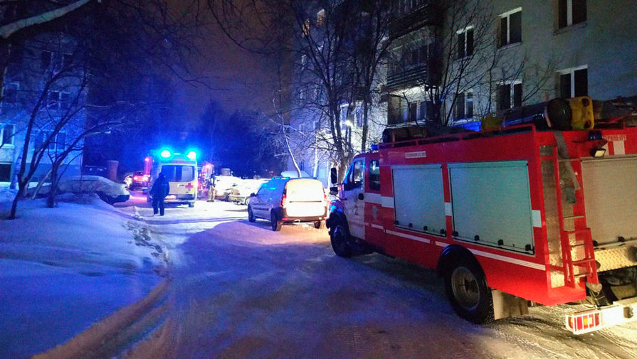 На&nbsp;месте пожара в&nbsp;девятиэтажном жилом доме в&nbsp;Екатеринбурге, 12 января 2021 года
