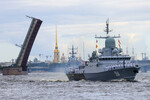 Малый ракетный корабль «Одинцово» во время Главного военно-морского парада в честь Дня Военно-морского флота России в Санкт-Петербурге, 31 июля 2022 года