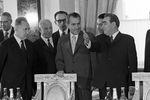 Генеральный секретарь ЦК КПСС Леонид Брежнев и президент США Ричард Никсон перед началом переговоров, 23 мая 1972 года