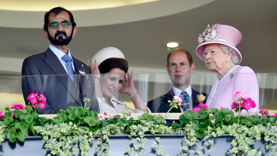 Шейх Мохаммед ибн Рашид Аль Мактум, принцесса Иордании Хайя бинт аль-Хусейн, принц Эдвард и королева Великобритании Елизавета II на скачках в Аскоте, 2016 год
