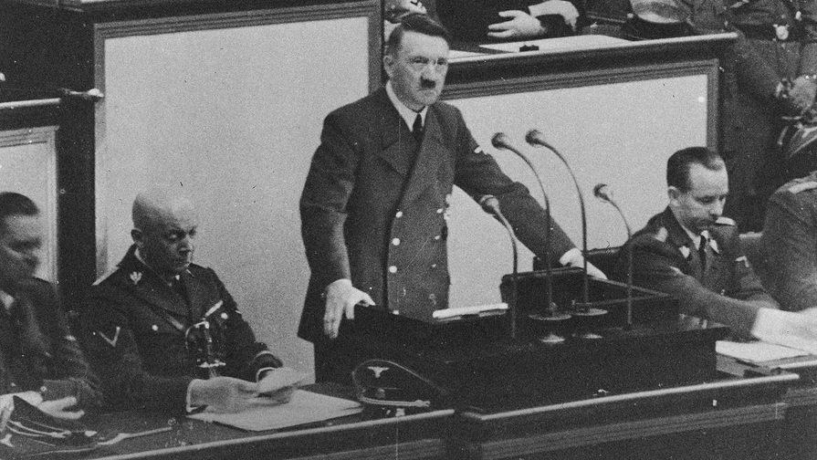 Адольф Гитлер выступает в рейхстаге, 1939 год