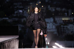 Кендалл Дженнер на показе коллекции Versace осень-зима 2023/2024