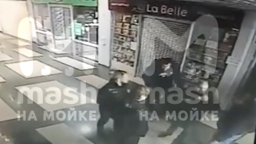 В Ленобласти мужчина ударил обидчика своей возлюбленной в кинотеатре и попал в полицию