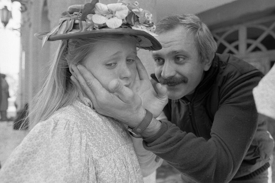 Никита Михалков с&nbsp;дочерью Анной на&nbsp;съемкой, 1986&nbsp;год