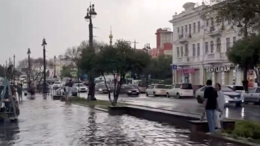 В Омске затопило центр города из-за ливня