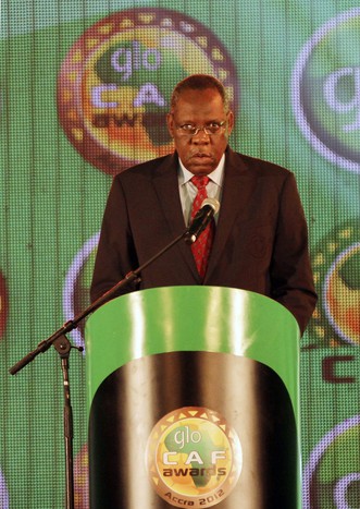 Президент Конфедерации африканского футбола Исса Хаяту объявляет имя лучшего футболиста континента