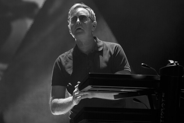 <b>Эндрю (Энди) Флетчер (8 июля 1961 &mdash; 26&nbsp;мая 2022)</b> &mdash; английский музыкант-клавишник, один из&nbsp;основателей группы Depeche Mode